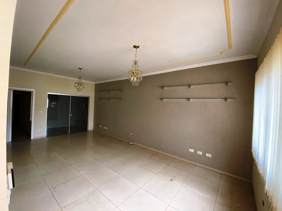 Casa com 3 quartos à venda, 420m² — foto 3 de 10