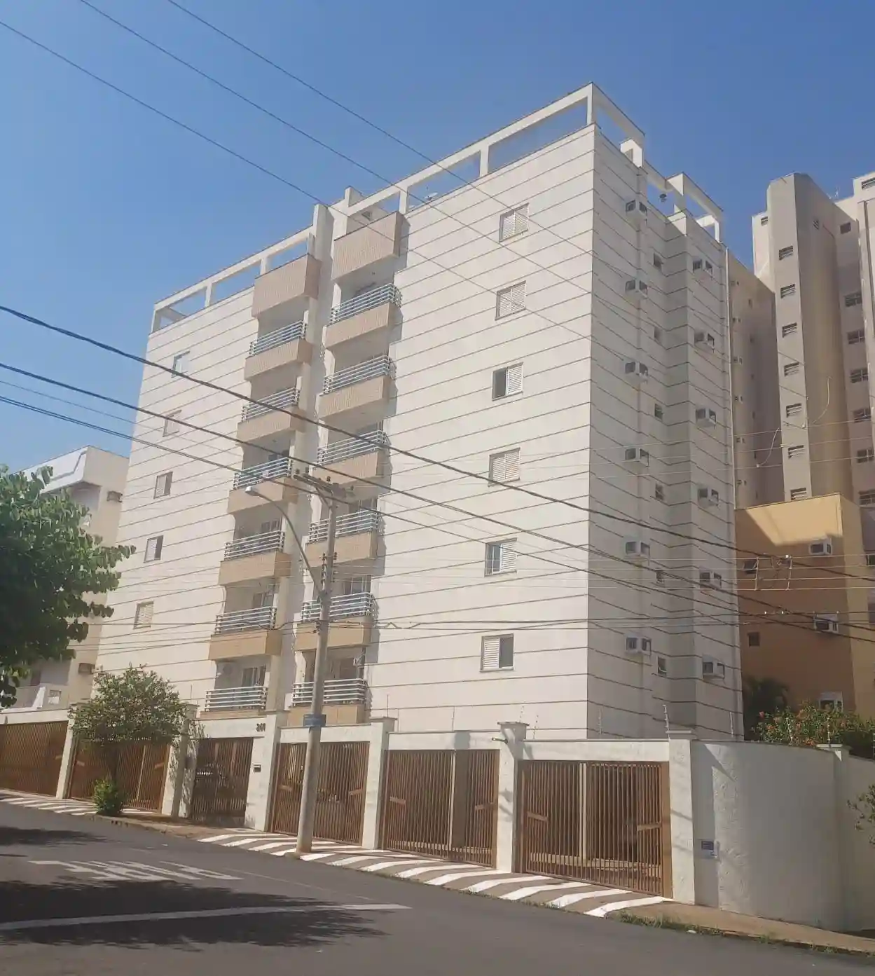 Apartamento com 3 quartos à venda, 120m² — foto 1 de 10