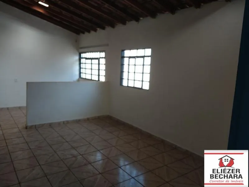 Casa à venda — foto 2 de 2