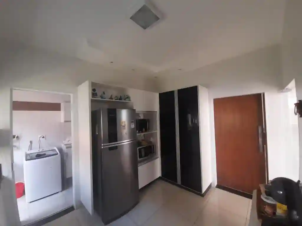 Casa de Condomínio com 3 quartos à venda, 354m² — foto 4 de 21