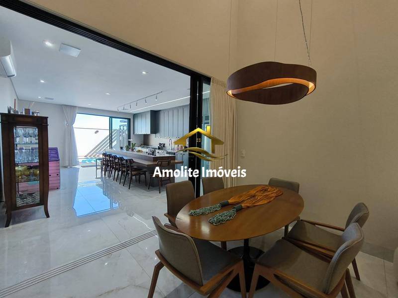 Casa de Condomínio com 3 quartos à venda, 267m² — foto 18 de 53