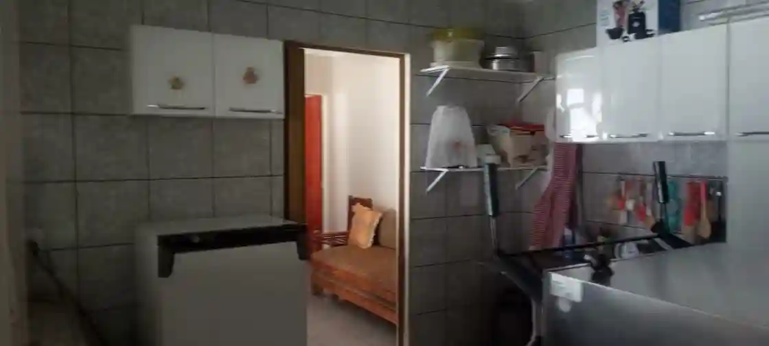 Casa com 3 quartos à venda, 203m² — foto 2 de 12