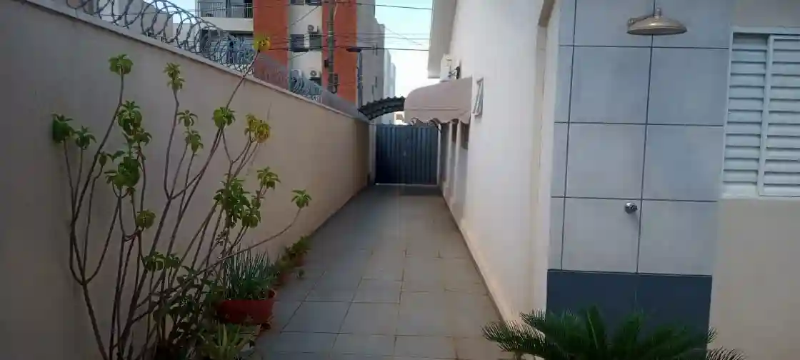 Casa com 3 quartos à venda, 203m² — foto 1 de 12