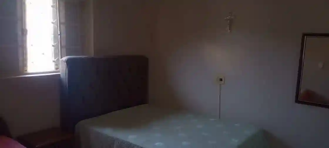 Casa com 3 quartos à venda, 203m² — foto 3 de 12