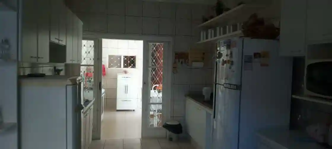 Casa com 3 quartos à venda, 203m² — foto 4 de 12