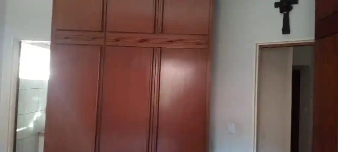 Casa com 3 quartos à venda, 203m² — foto 9 de 12