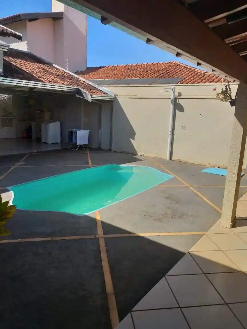 Casa com 3 quartos à venda, 210m² — foto 16 de 18