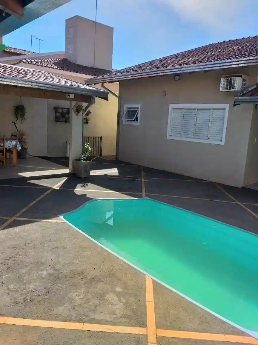 Casa com 3 quartos à venda, 210m² — foto 15 de 18