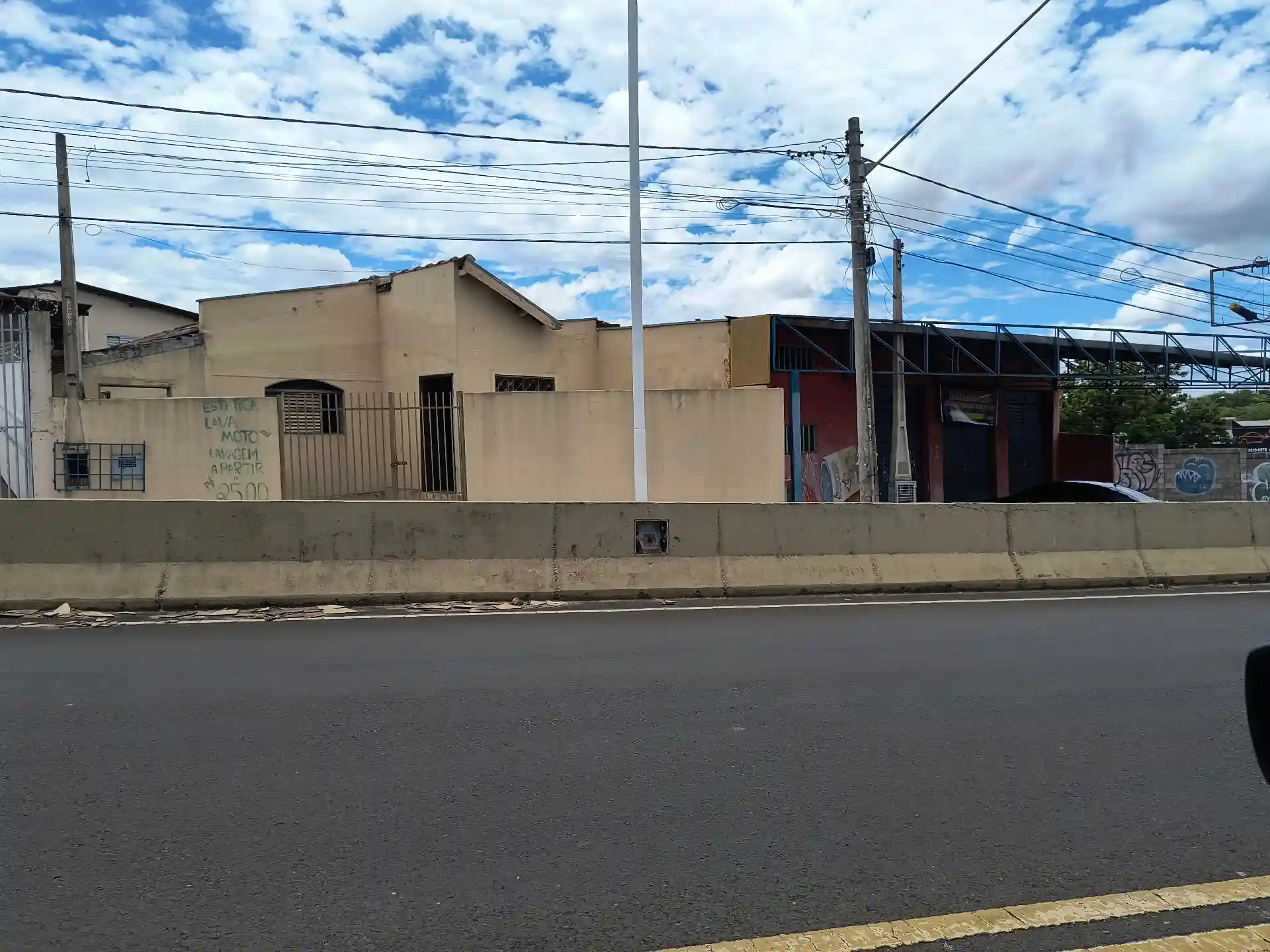 Casa Comercial com 3 quartos à venda, 160m² — foto 2 de 2