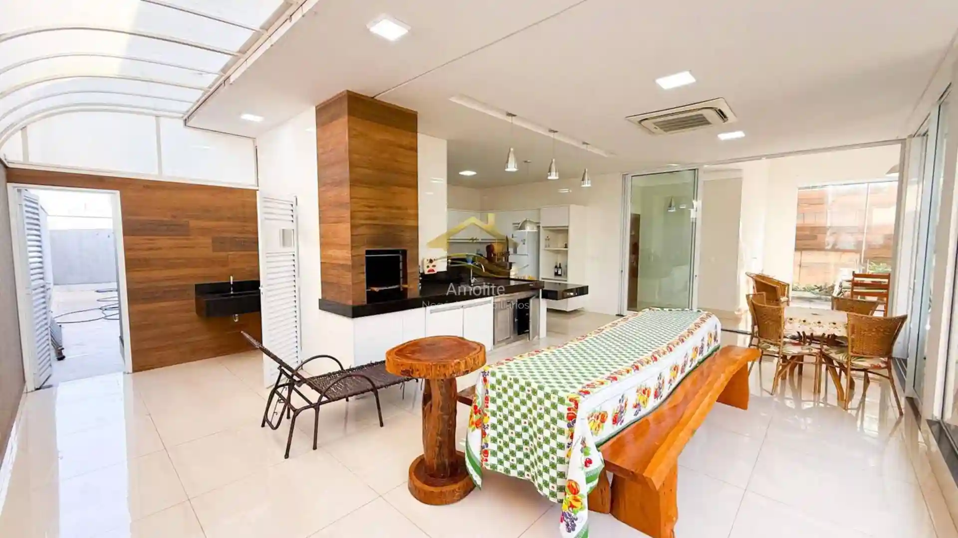 Casa de Condomínio com 4 quartos à venda, 265m² — foto 17 de 26