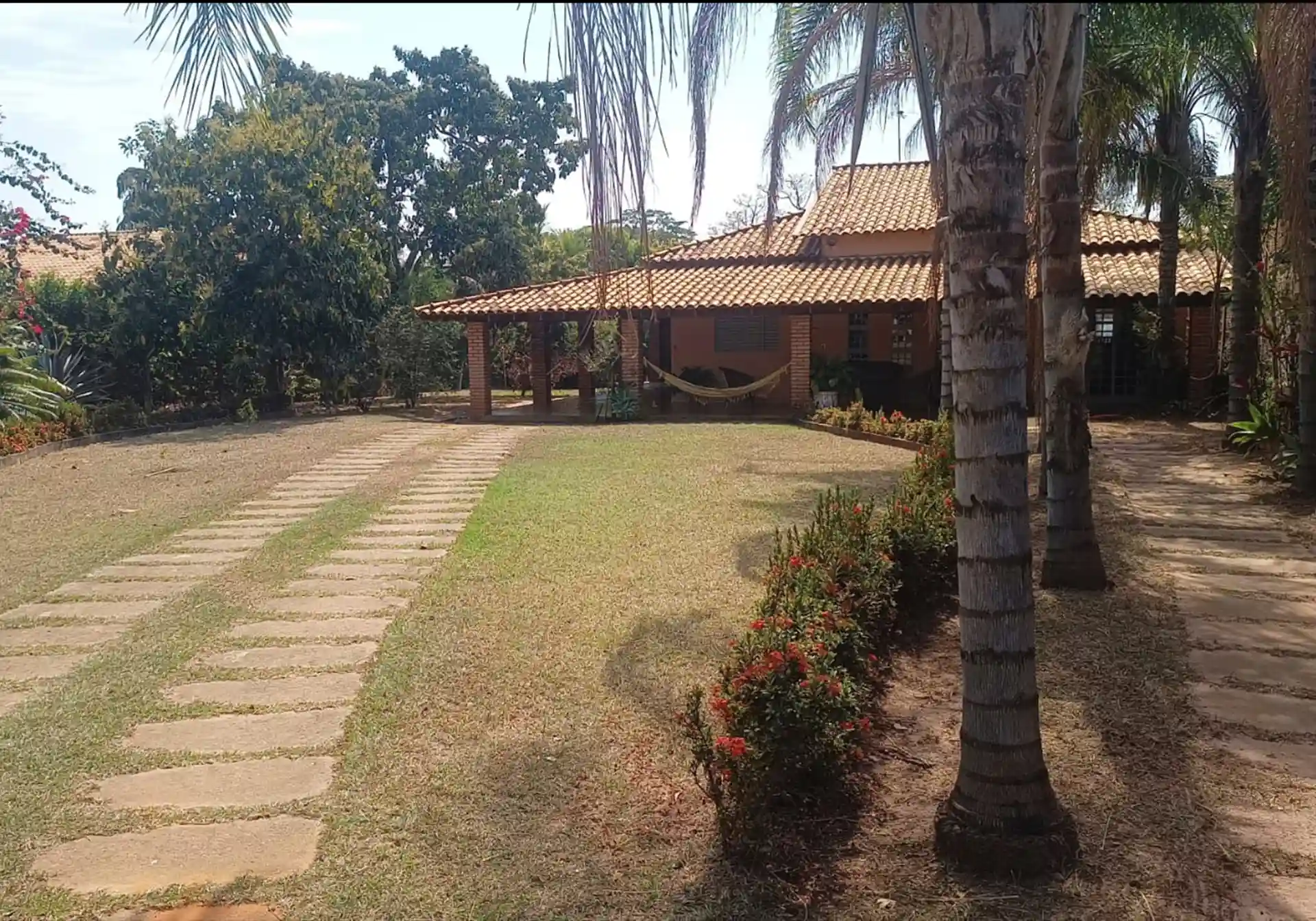 Fazenda / Sítio / Chácara com 4 quartos à venda, 1258m² — foto 1 de 14