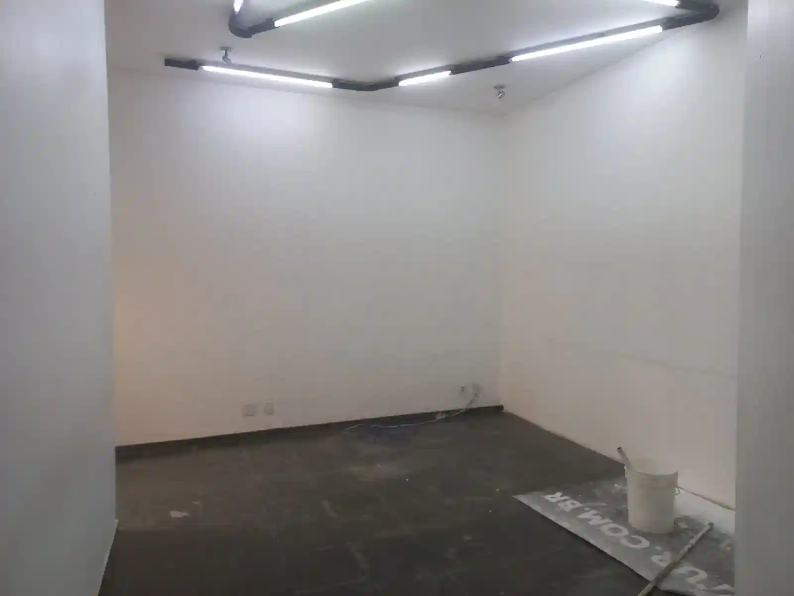 Conjunto Comercial / Sala  para aluguel, 30m² — foto 3 de 9
