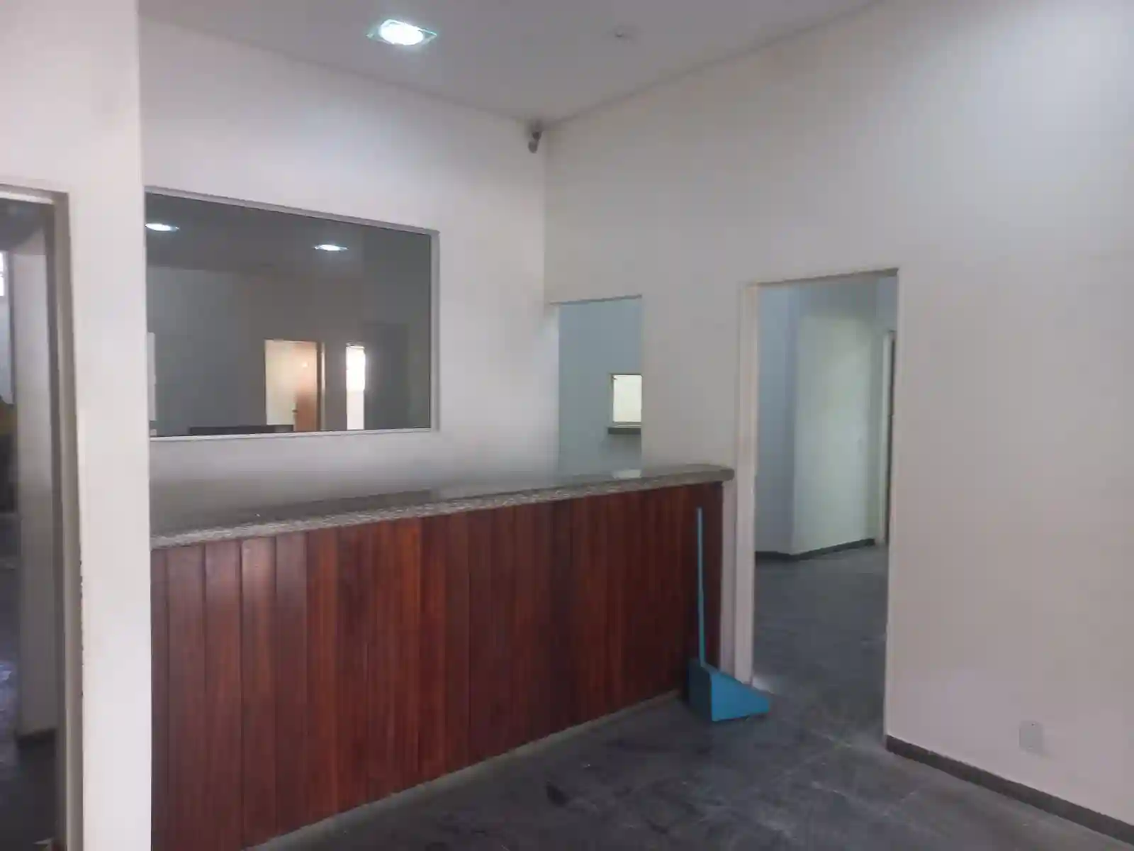 Conjunto Comercial / Sala  para aluguel, 30m² — foto 1 de 9