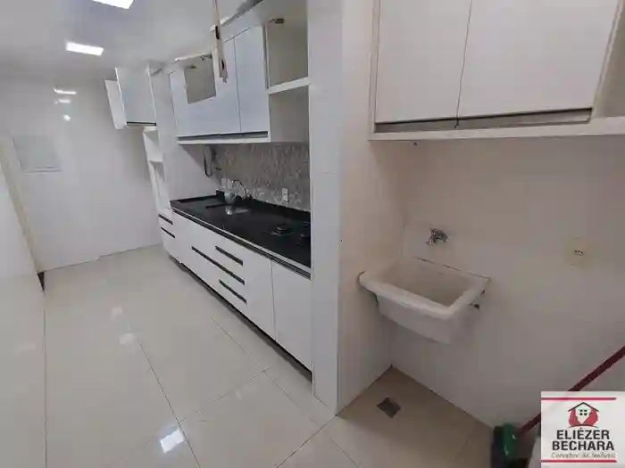 Apartamento com 2 quartos à venda, 65m² — foto 8 de 27