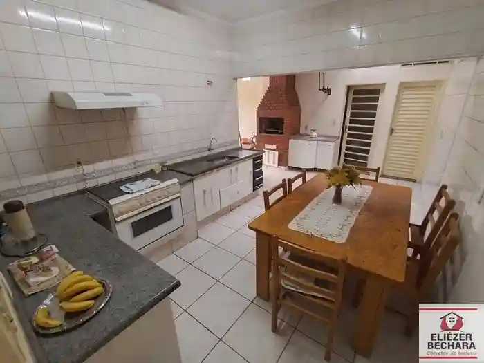 Casa com 3 quartos à venda, 190m² — foto 13 de 35