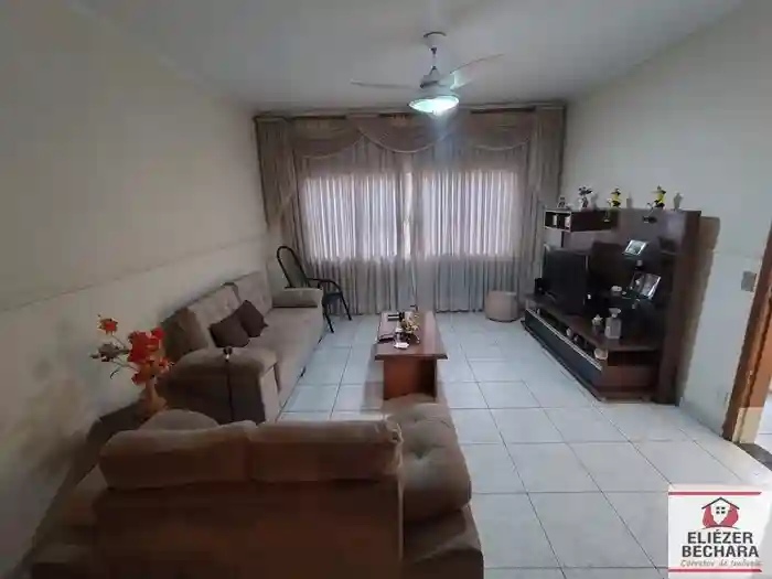 Casa com 3 quartos à venda, 190m² — foto 1 de 35