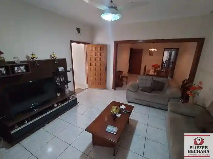 Casa com 3 quartos à venda, 190m² — foto 28 de 35
