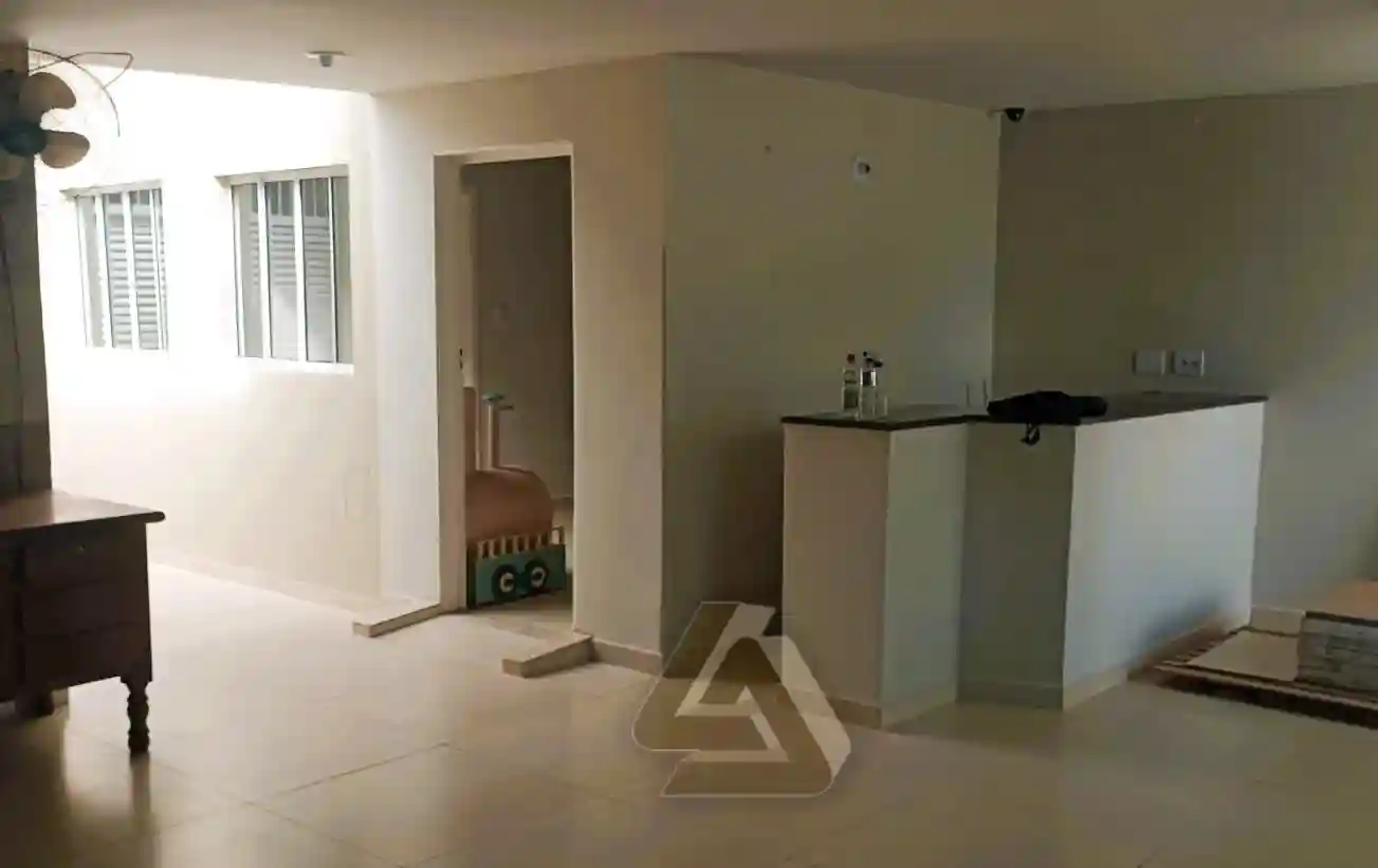 Imóvel Comercial com 5 quartos para aluguel, 240m² — foto 3 de 7