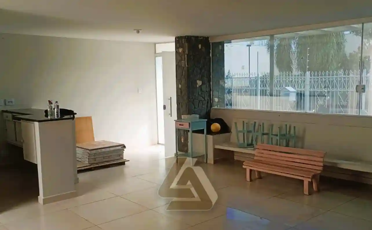 Imóvel Comercial com 5 quartos para aluguel, 240m² — foto 1 de 7