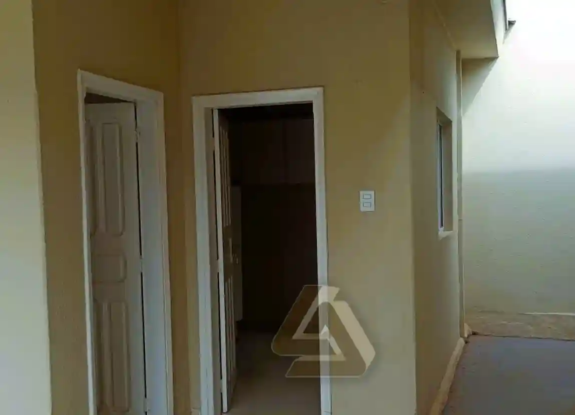 Imóvel Comercial com 5 quartos para aluguel, 240m² — foto 5 de 7