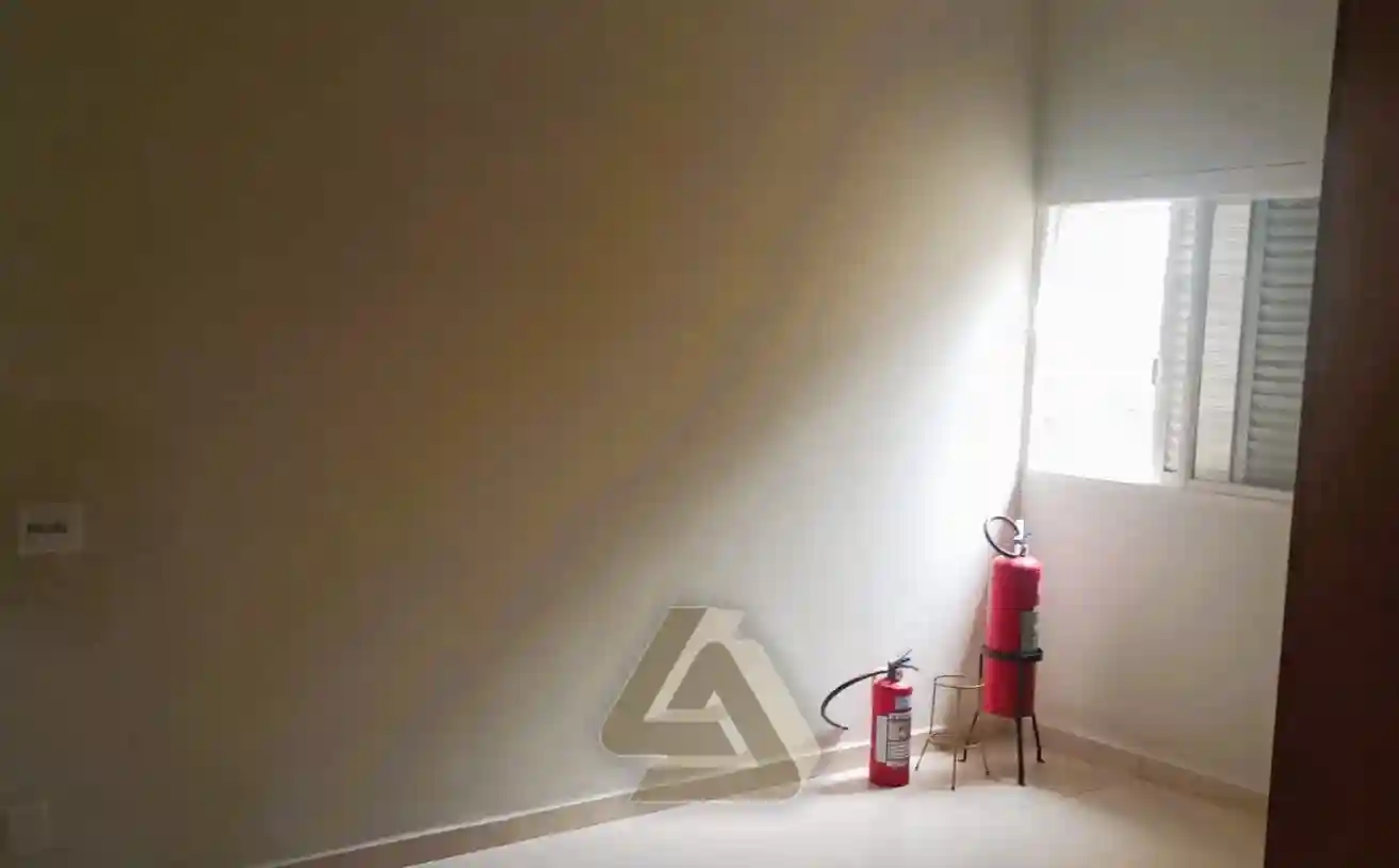 Imóvel Comercial com 5 quartos para aluguel, 240m² — foto 7 de 7