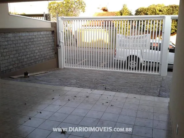 Casa à venda — foto 2 de 3