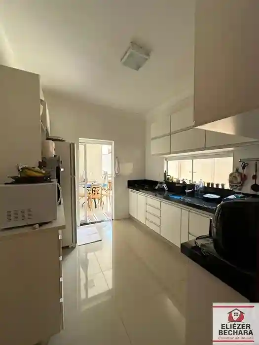 Casa de Condomínio com 3 quartos à venda, 184m² — foto 8 de 19