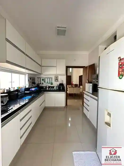 Casa de Condomínio com 3 quartos à venda, 184m² — foto 9 de 19
