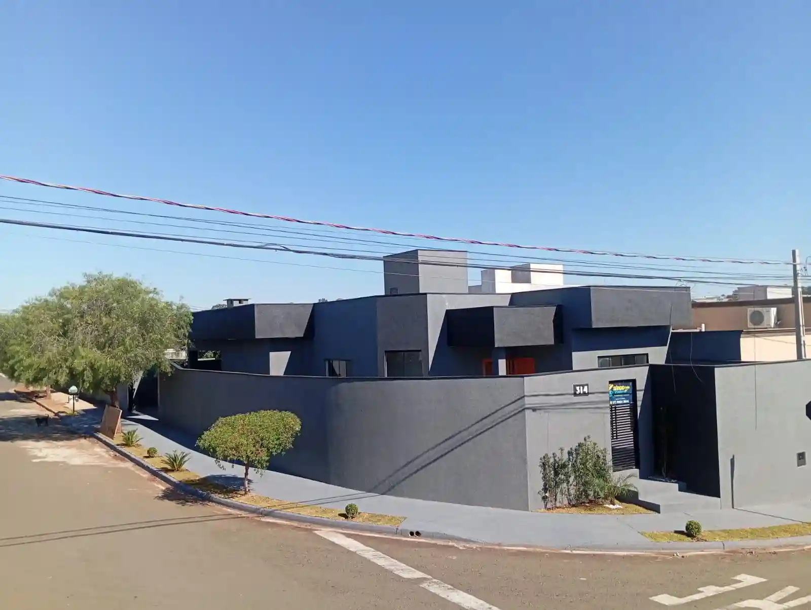 Casa com 3 quartos à venda, 142m² — foto 2 de 20