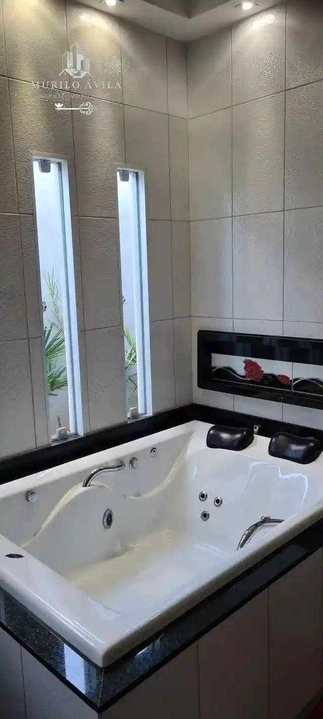 Casa com 3 quartos à venda, 360m² — foto 3 de 17