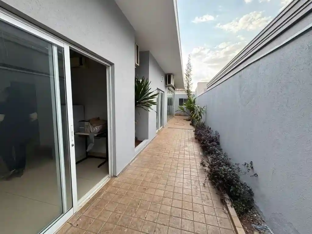 Casa de Condomínio com 3 quartos para aluguel, 300m² — foto 11 de 16