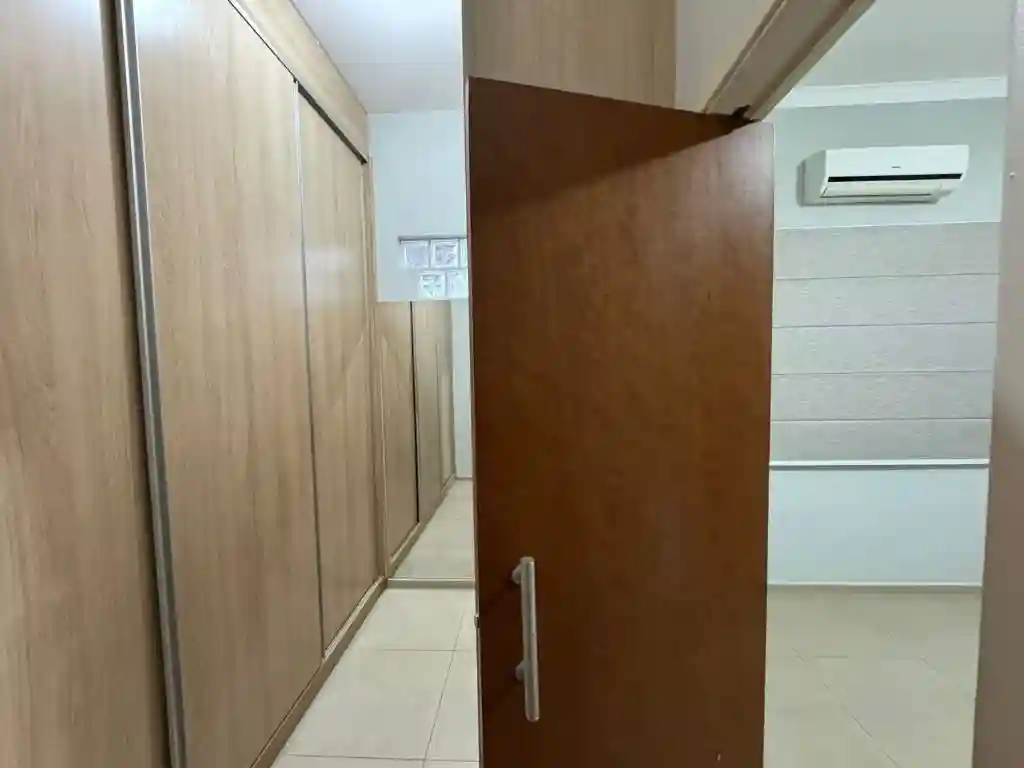 Casa de Condomínio com 3 quartos para aluguel, 300m² — foto 10 de 16