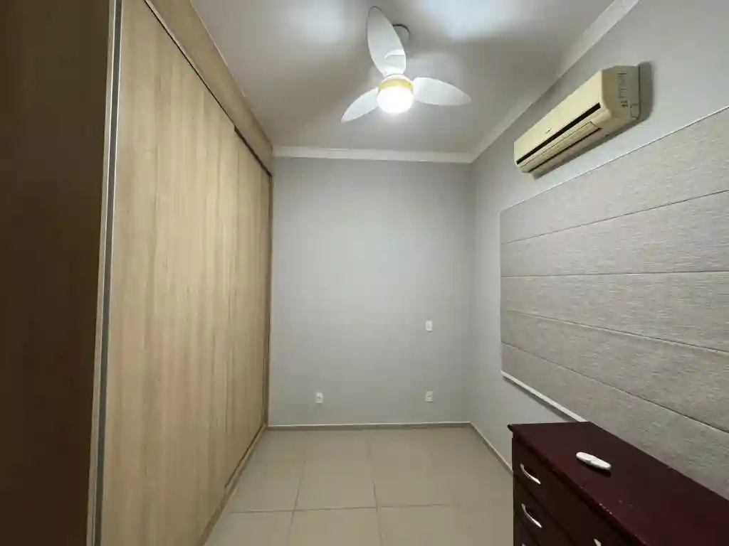 Casa de Condomínio com 3 quartos para aluguel, 300m² — foto 15 de 16
