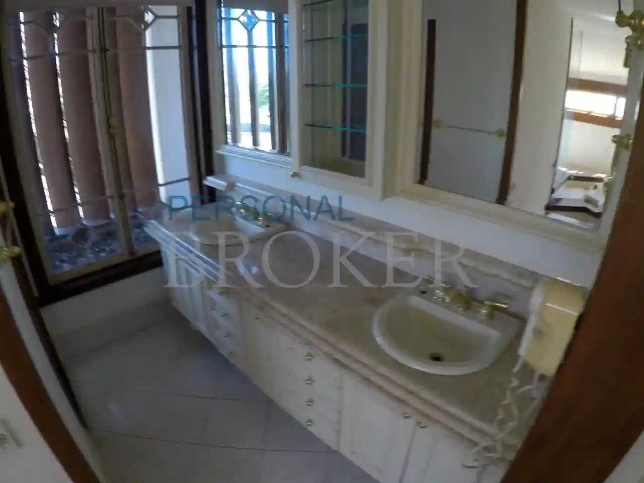 Casa de Condomínio com 4 quartos à venda, 550m² — foto 2 de 20