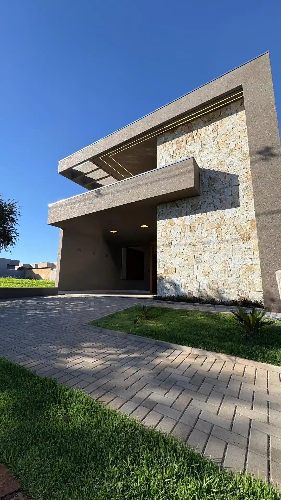 Casa com 3 quartos à venda, 200m² — foto 2 de 45