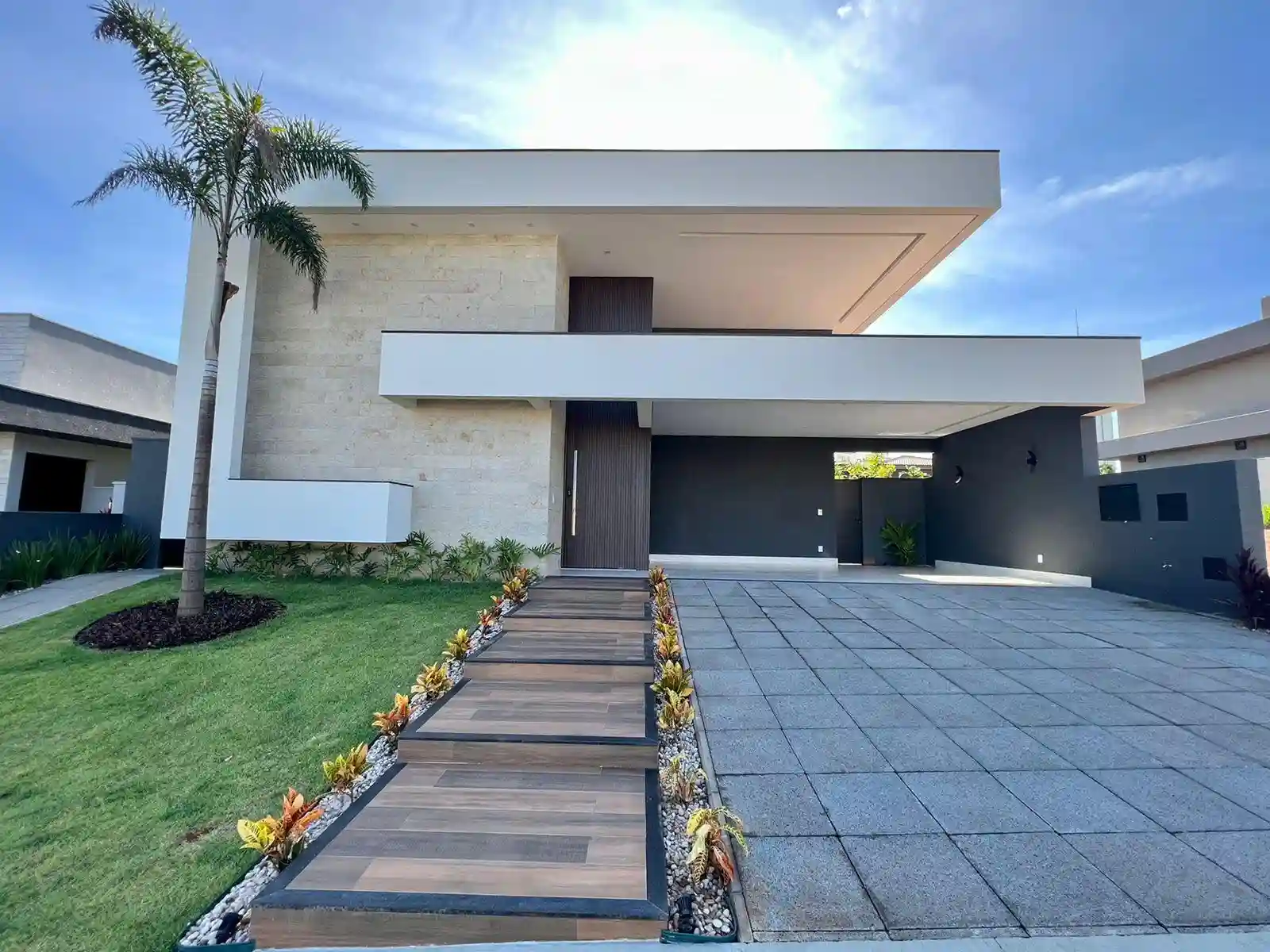 Casa de Condomínio à venda — foto 1 de 25