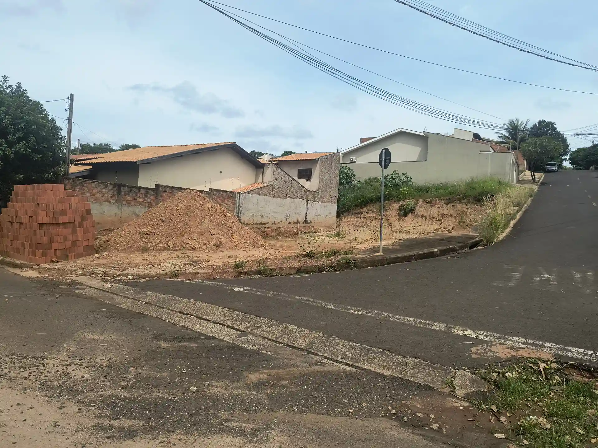 Terreno / Lote / Condomínio  à venda, 329m² — foto 1 de 8