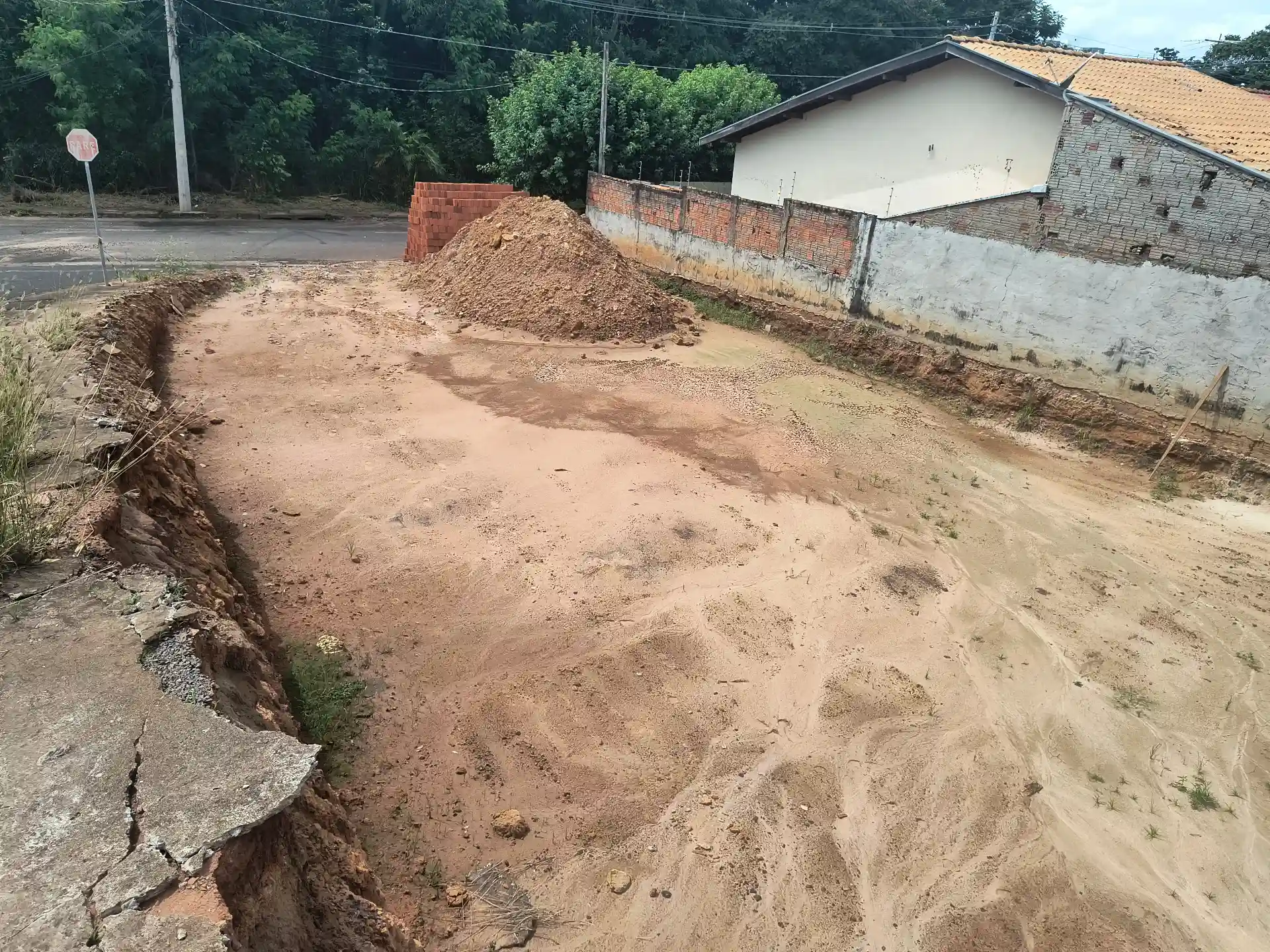 Terreno / Lote / Condomínio  à venda, 329m² — foto 2 de 8