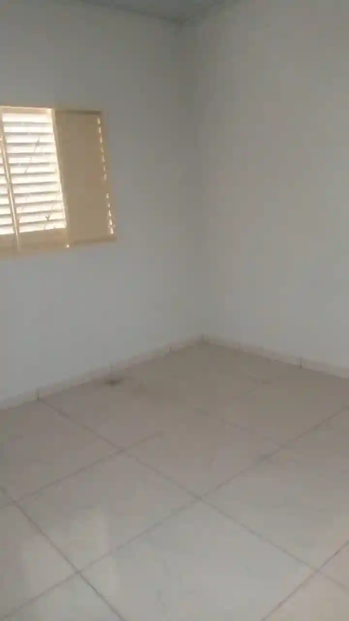 Casa com 3 quartos à venda, 200m² — foto 8 de 9