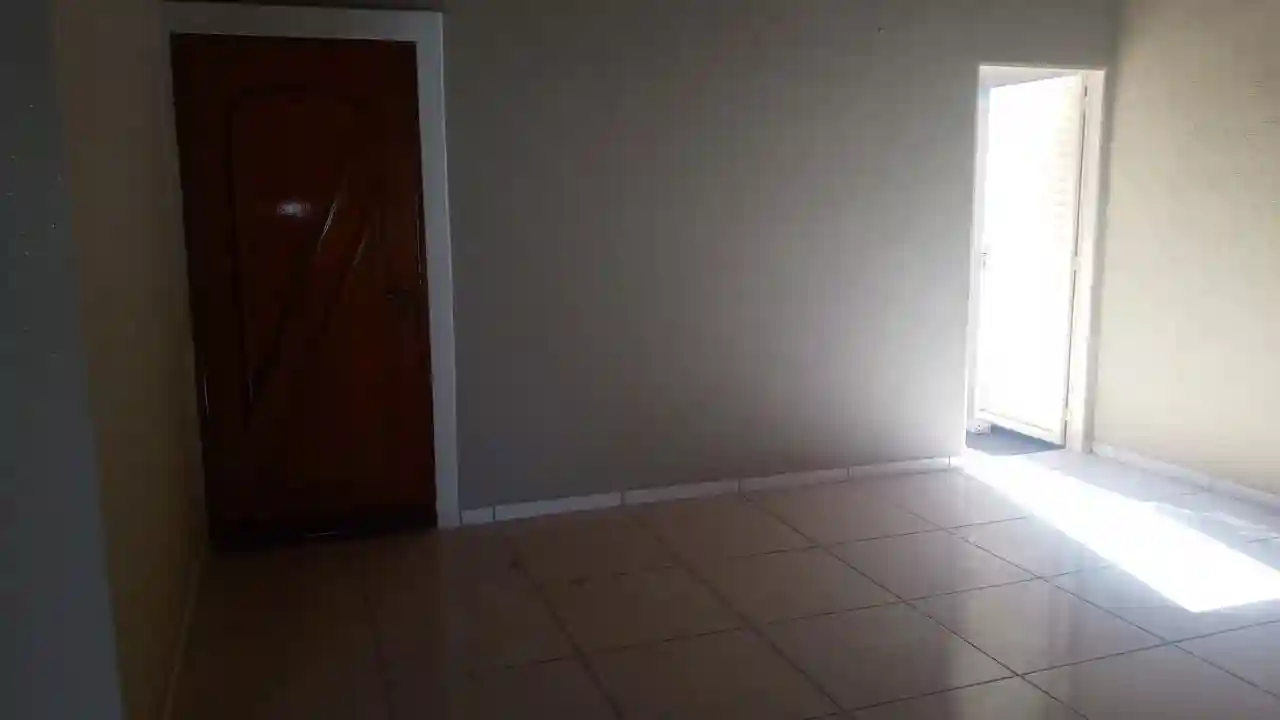 Casa com 3 quartos à venda, 200m² — foto 5 de 9