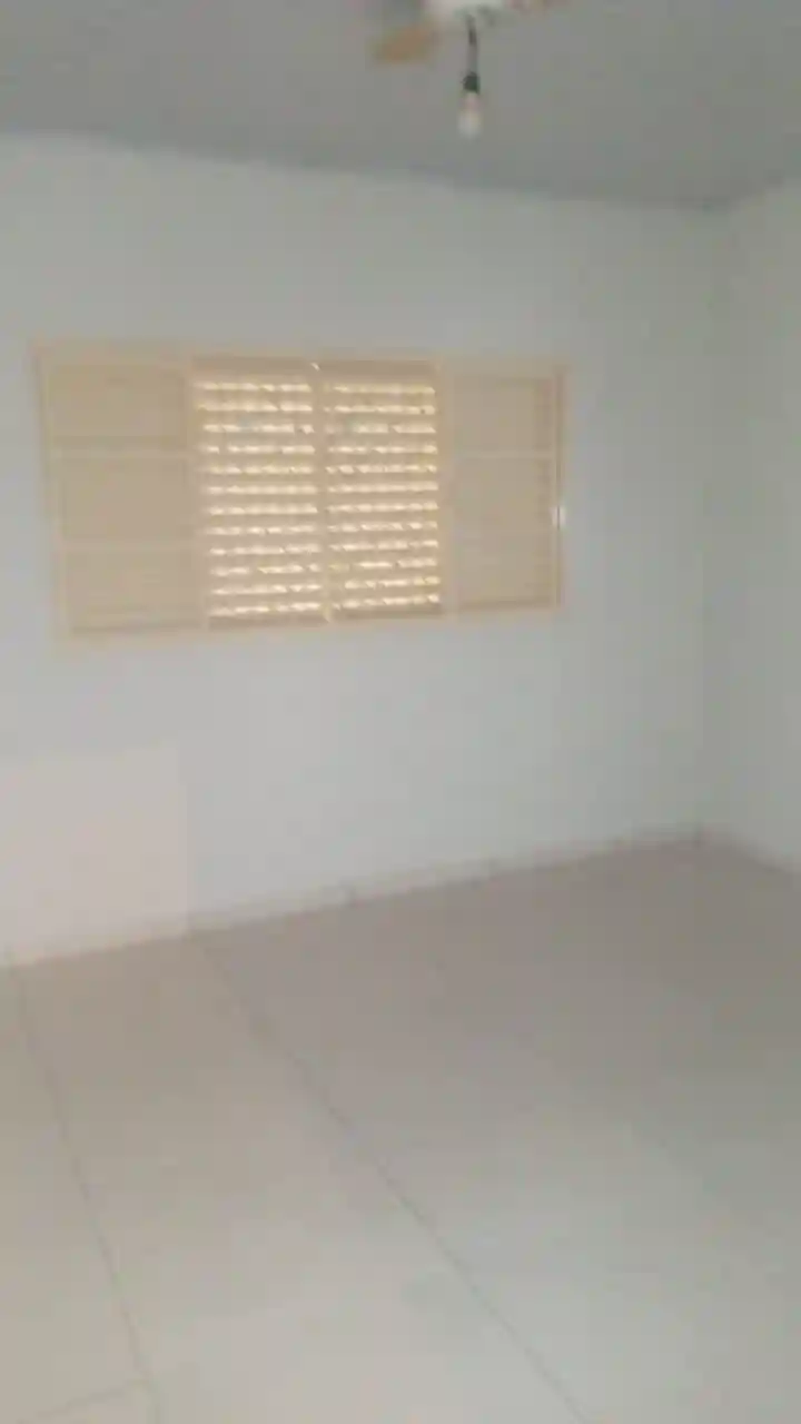 Casa com 3 quartos à venda, 200m² — foto 6 de 9