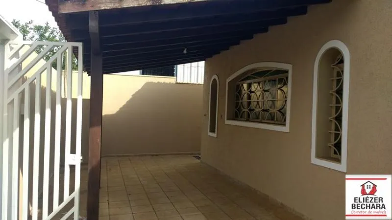 Casa à venda — foto 1 de 8