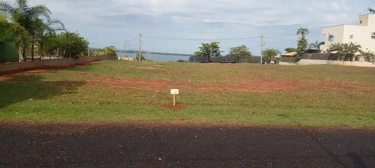 Terreno / Lote / Condomínio  à venda, 760m² — foto 1 de 5