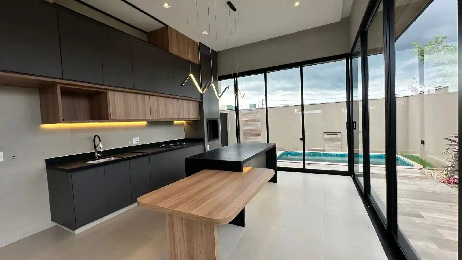 Casa de Condomínio com 3 quartos à venda, 159m² — foto 3 de 16