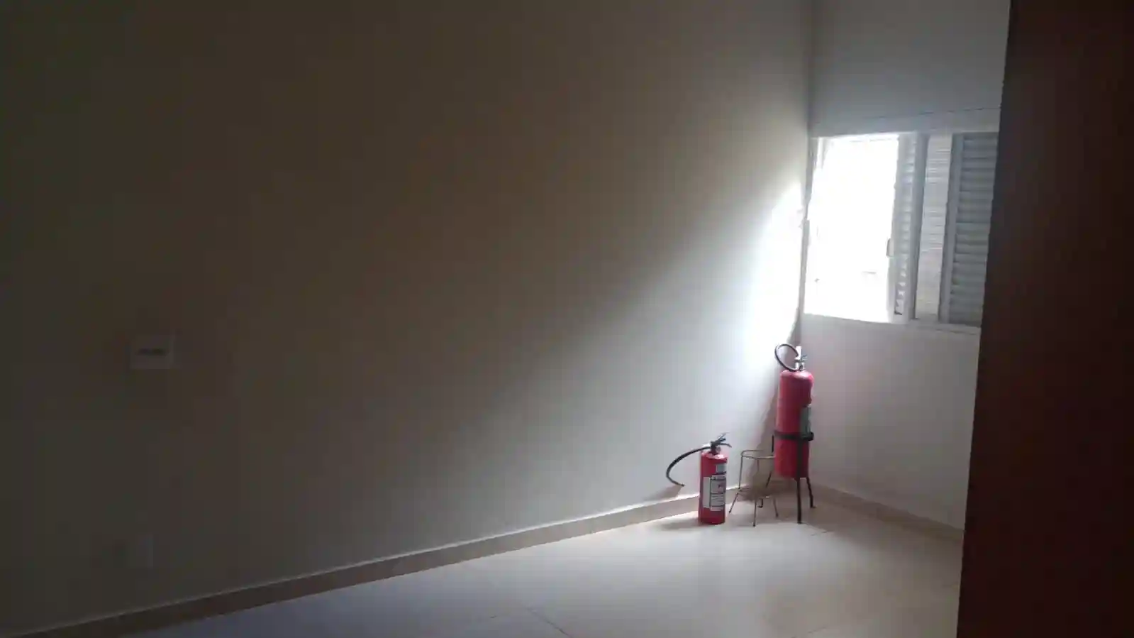 Casa Comercial com 5 quartos para aluguel, 240m² — foto 5 de 10