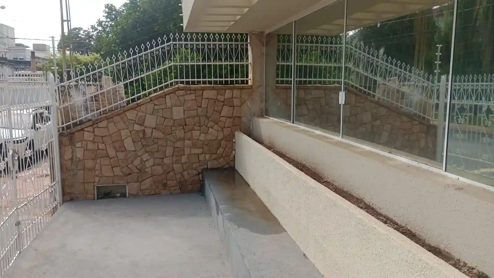 Casa Comercial com 5 quartos para aluguel, 240m² — foto 9 de 10
