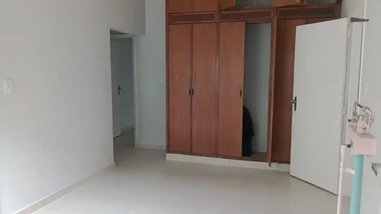 Casa Comercial com 5 quartos para aluguel, 240m² — foto 4 de 10