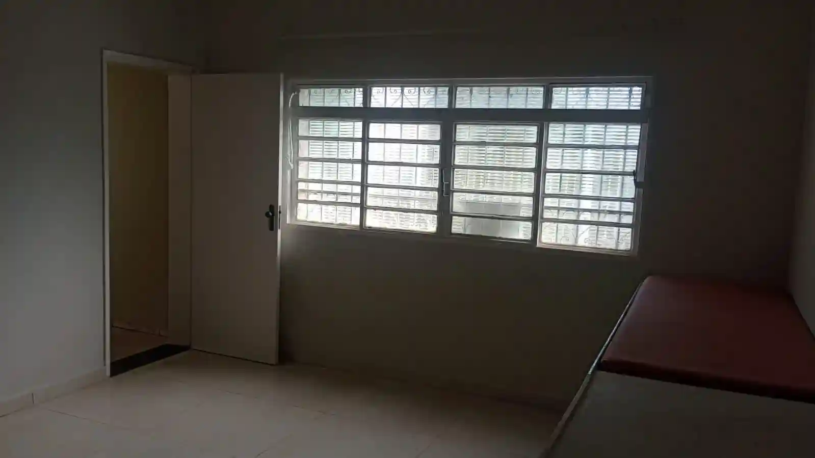 Casa Comercial com 5 quartos para aluguel, 240m² — foto 3 de 10