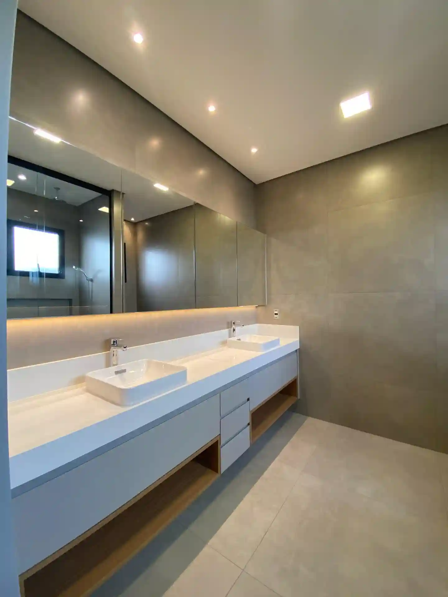 Casa de Condomínio com 4 quartos à venda, 565m² — foto 25 de 33