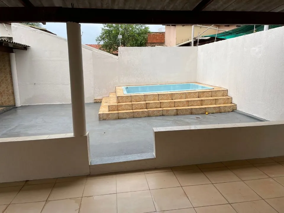 Casa à venda — foto 2 de 4